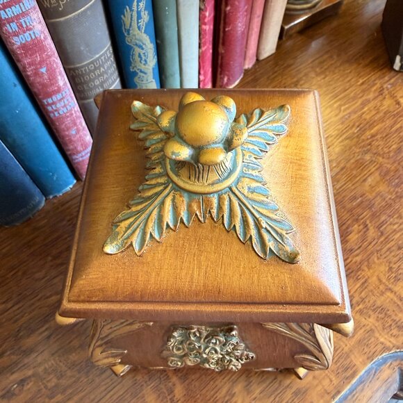 Large Vintage Ornate Heavy Trinket Box - Picture 10 of 16